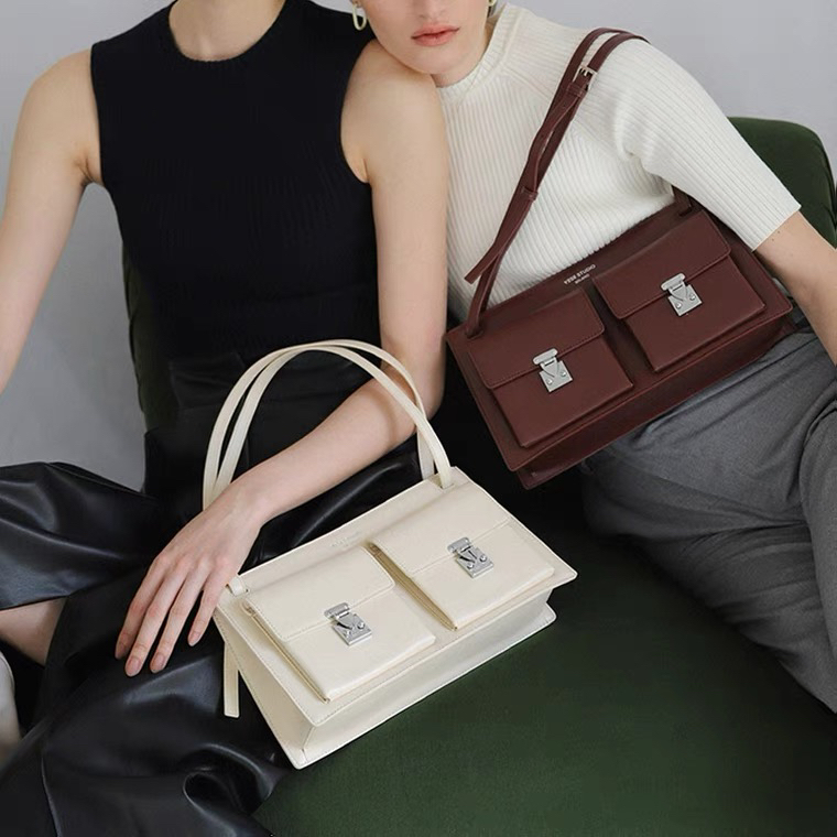 商品YESE STUDIO|【国内直发】YESE STUDIO TWINS 多色女士双口袋欧美单肩手提小方包商务腋下包,价格¥3006,第3张图片详细描述
