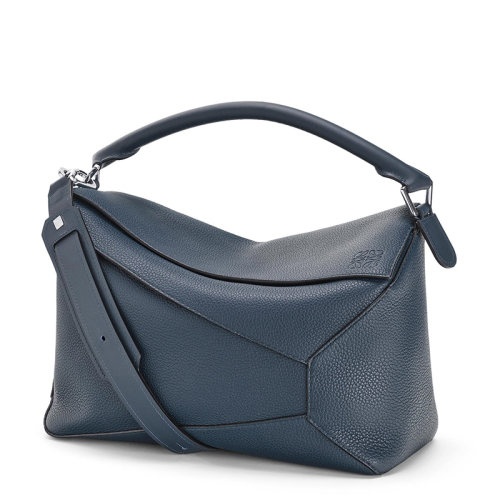 商品Loewe|【包税】LOEWE/罗意威 2021春夏新款 Puzzle Edge系列 男士大号海洋色粒面小牛皮斜挎单肩手提拼图包B510140X01-5543,价格¥24415,第6张图片详细描述