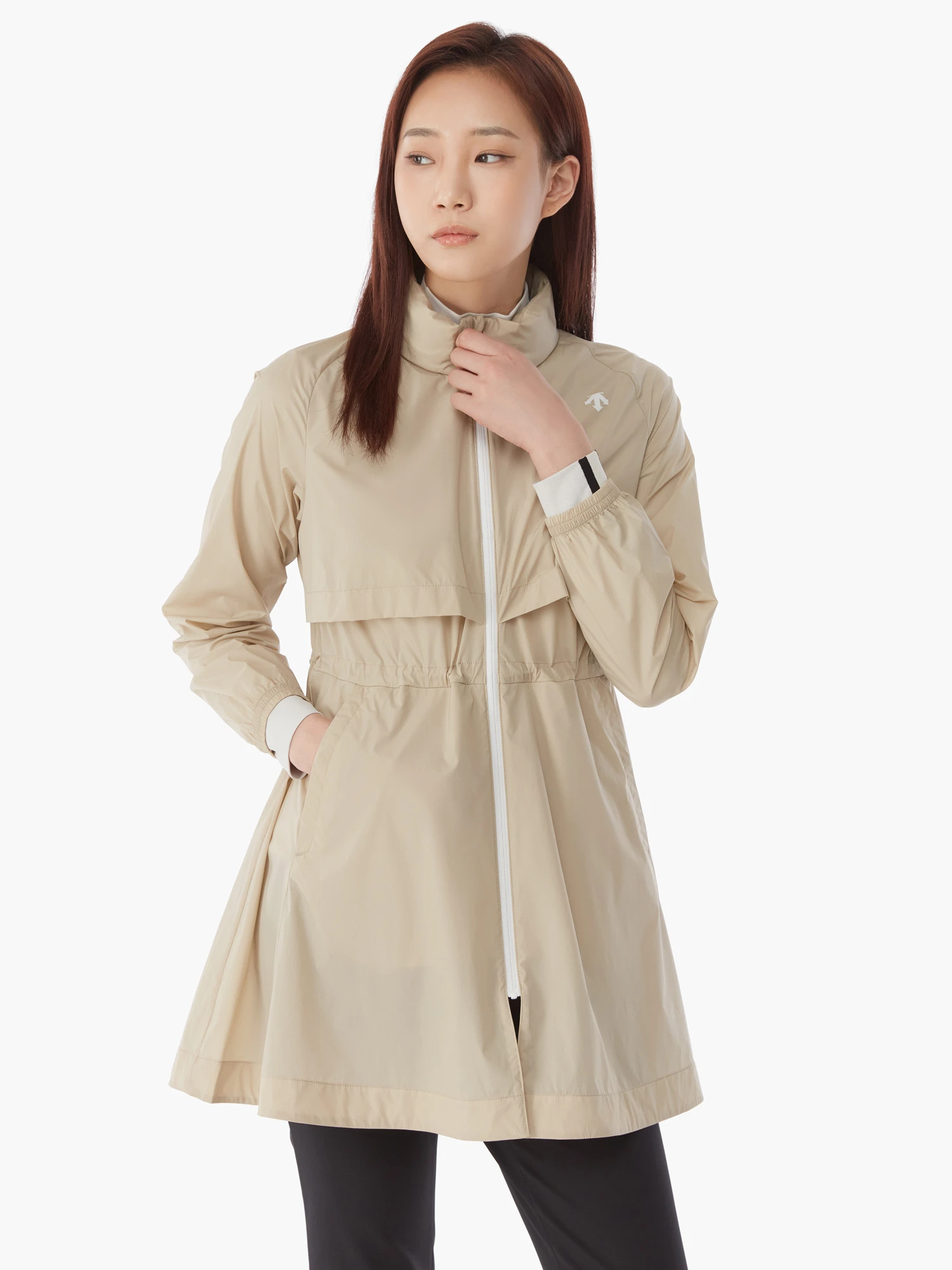 商品【预售商品15天发货】 DESCENTE|GOLF女性轻便长款外套适合春秋季节 DP12WFBL35-DBEG,价格¥1852,第4张图片详细描述