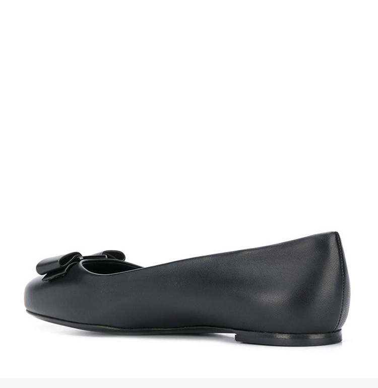 商品Salvatore Ferragamo|Salvatore Ferragamo 菲拉格慕 女士黑色皮革平底鞋 01-M621-720395,价格¥3068,第9张图片详细描述
