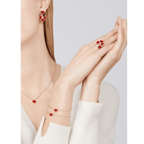 商品Van Cleef & Arpels| Van Cleef & Arpels/梵克雅宝  18K金玫瑰金镶红玉髓桃心四叶草吊坠戒指/指环  VCARN5P600,价格¥41271,第1张图片详细描述