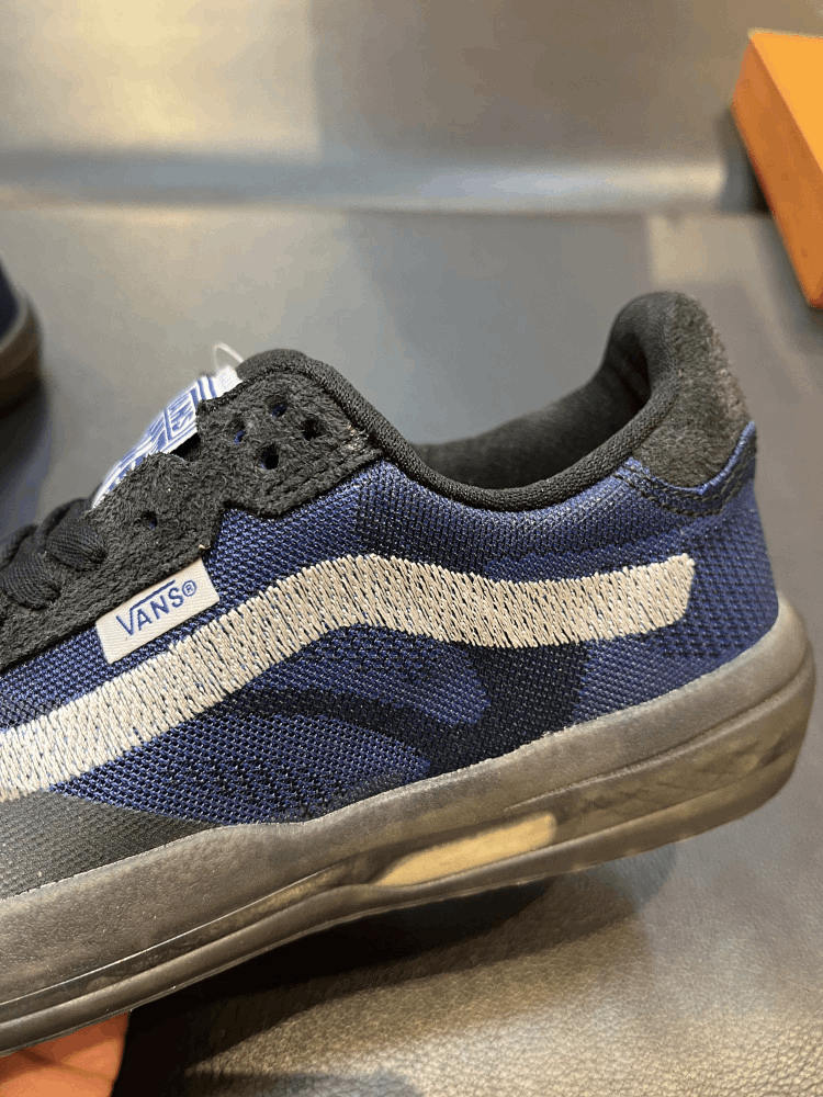 商品Vans|【韩国直邮|包邮包税】万斯 Evdnt Ultimatewaffle # Deuce #男女通用鞋 # black/true white (VN0A5DY78B2),价格¥532,第4张图片详细描述