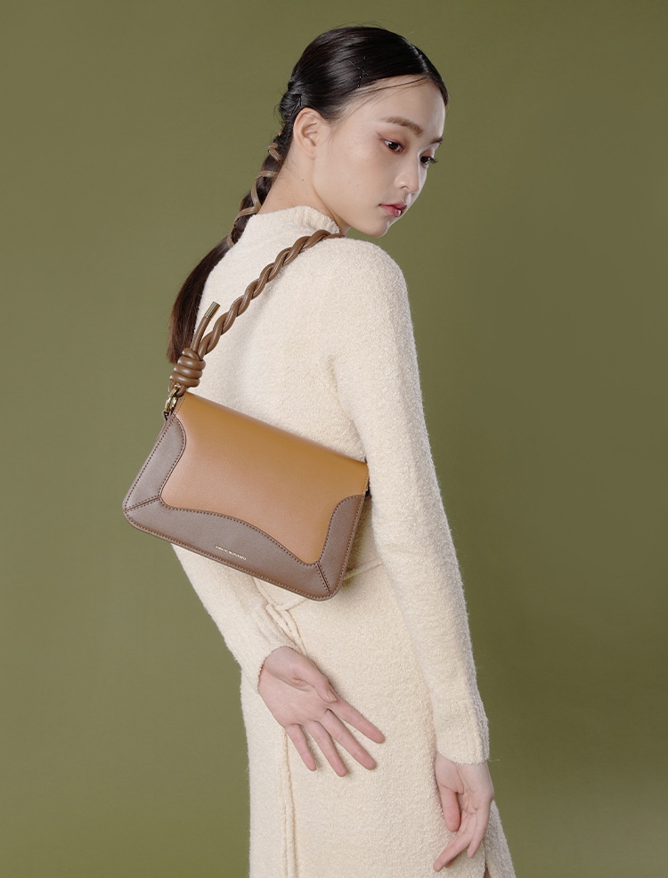 商品[国内直发] GLENVINTEN|格岚云顿斜挎包新款真皮女包小众设计包单肩包腋下包,价格¥967,第9张图片详细描述
