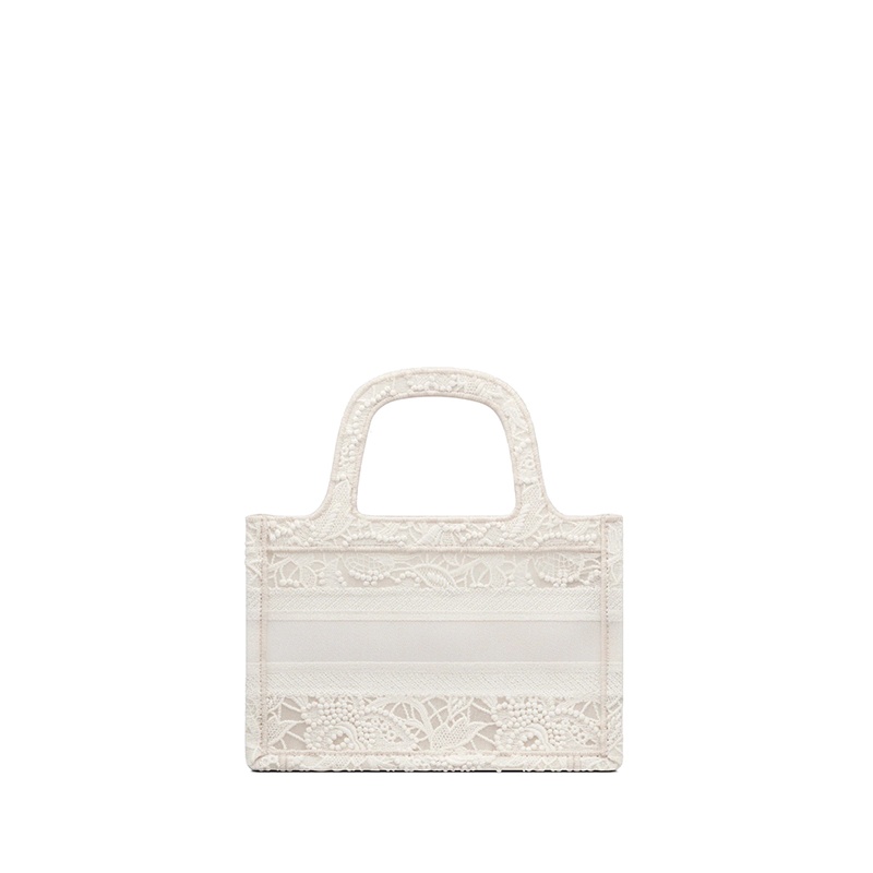 商品Dior|DIOR/迪奥 22新款Dior Book Tote系列 女士迷你款自然色织物花边刺绣徽标刺印手提托特包S5475ZROL_M925,价格¥18289,第2张图片详细描述
