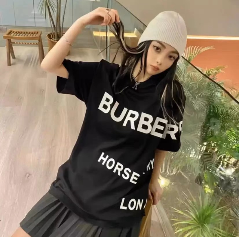 商品Burberry|BURBERRY/博柏利 黑色棉质Horseferry印花休闲T恤 男女同款 情侣款80805431,价格¥1414,第20张图片详细描述