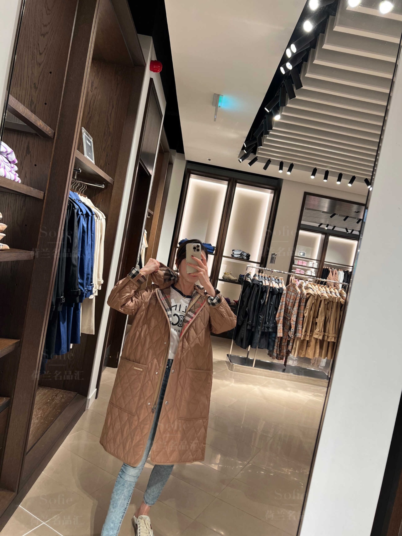 商品Burberry|Burberry博柏利 女士棕色聚酰胺绗缝徽标长款连帽棉服80945821,价格¥4048,第7张图片详细描述