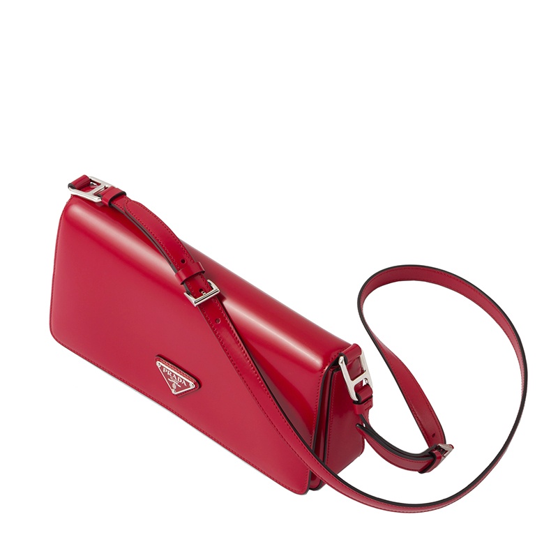 商品Prada|PRADA/普拉达 22春夏新款Femme系列 女士猩红色亮面皮革银扣金属三角形徽标单肩斜跨手提包1BD323_ZO6_F02SB_V_HOO,价格¥17565,第3张图片详细描述