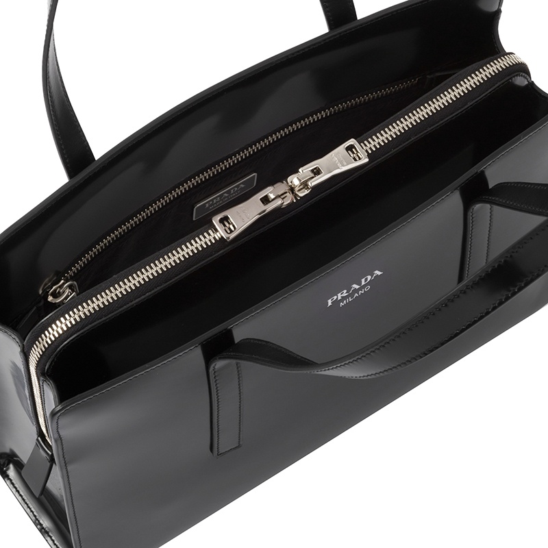 商品Prada|PRADA/普拉达 22春夏新款 女士中号黑色亮面皮革复刻1995矩形隔层拉链手提包1BA350_ZO6_F0002_V_OOO,价格¥24770,第5张��图片详细描述