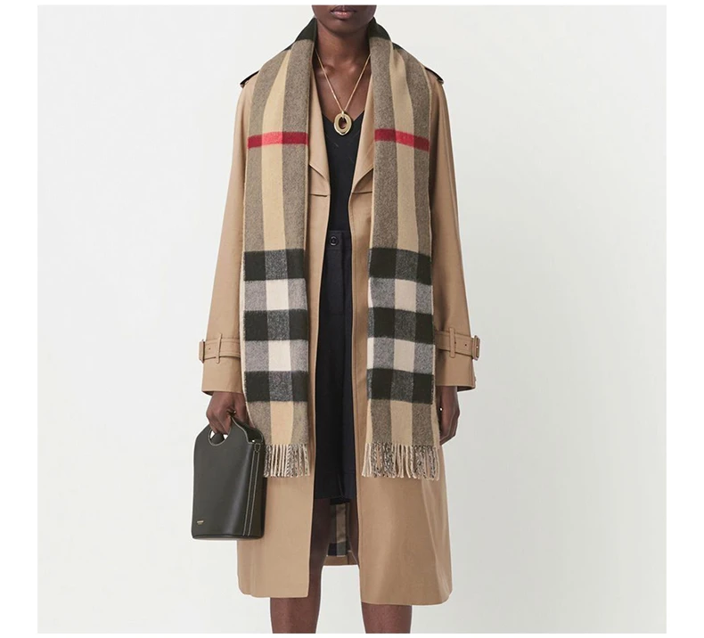 商品Burberry|BURBERRY 卡其色中性围巾 8057470,价格¥3595,第7张图片详细描述