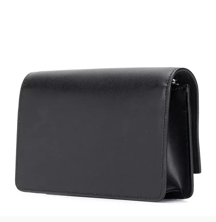 商品[国内直发] Fendi|Fendi 芬迪 女士黑色牛皮卡通珠钉图案单肩斜挎包 8M0346-A6HV-F0GXN,价格¥5470,第6张图片详细描述