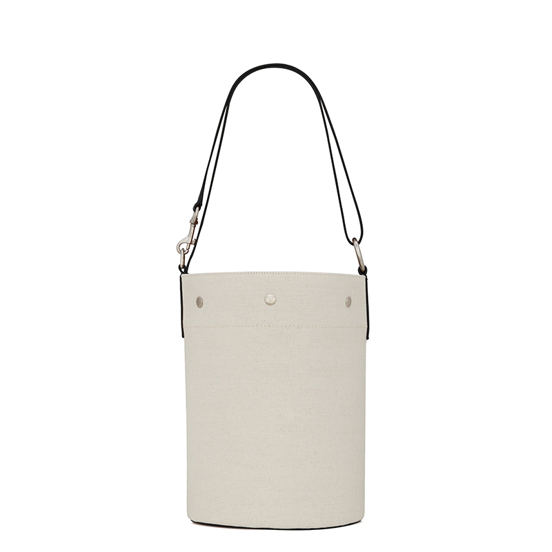 商品Yves Saint Laurent|SAINT LAURENT PARIS/圣罗兰 YSL 22春夏新款RIVE GAUCHE系列 男士白色亚麻配皮黑色徽标印花银扣单肩斜跨手提水桶包,价格¥11292,第4张图片详细描述