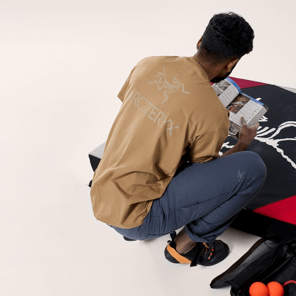 商品Arc'teryx|【Brilliant|包邮包税】KRAGG SL COTTON BIRD WORD SHIRT SS 字母印花短袖衬衫棉质舒适适合城市通勤ATPSM09535,价格¥886,第7张图片详细描述
