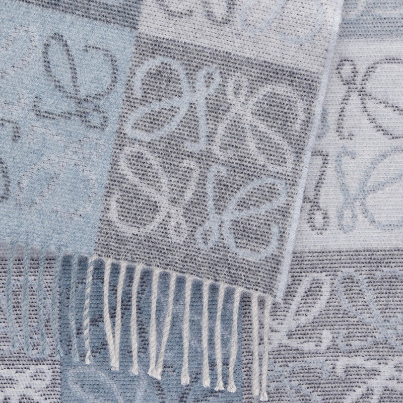 商品Loewe|罗意威23新款 男女通��用羊毛羊绒格纹图双面围巾（两色可选）,价格¥3130,第3张图片详细描述