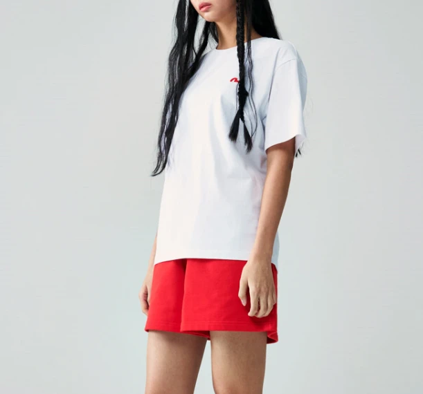 商品Evisu|【享贝家】（国内现货-QD）Evisu 福神 纯色小标圆领休闲宽松短袖T恤 男女同款 白色 EU5UTS925WH,价格¥110,第4张图片详细描述