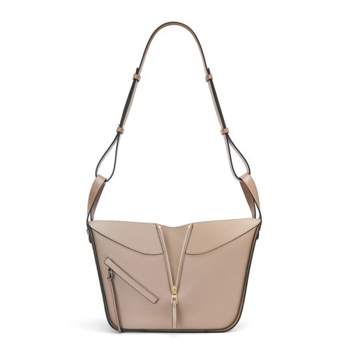 商品Loewe|【包税】LOEWE/罗意威 22新款Hammock系列 女士小号沙色柔软粒面牛皮革单肩斜挎手提吊床包A538S35X51-2150,价格¥19720,第2张图片详细描述