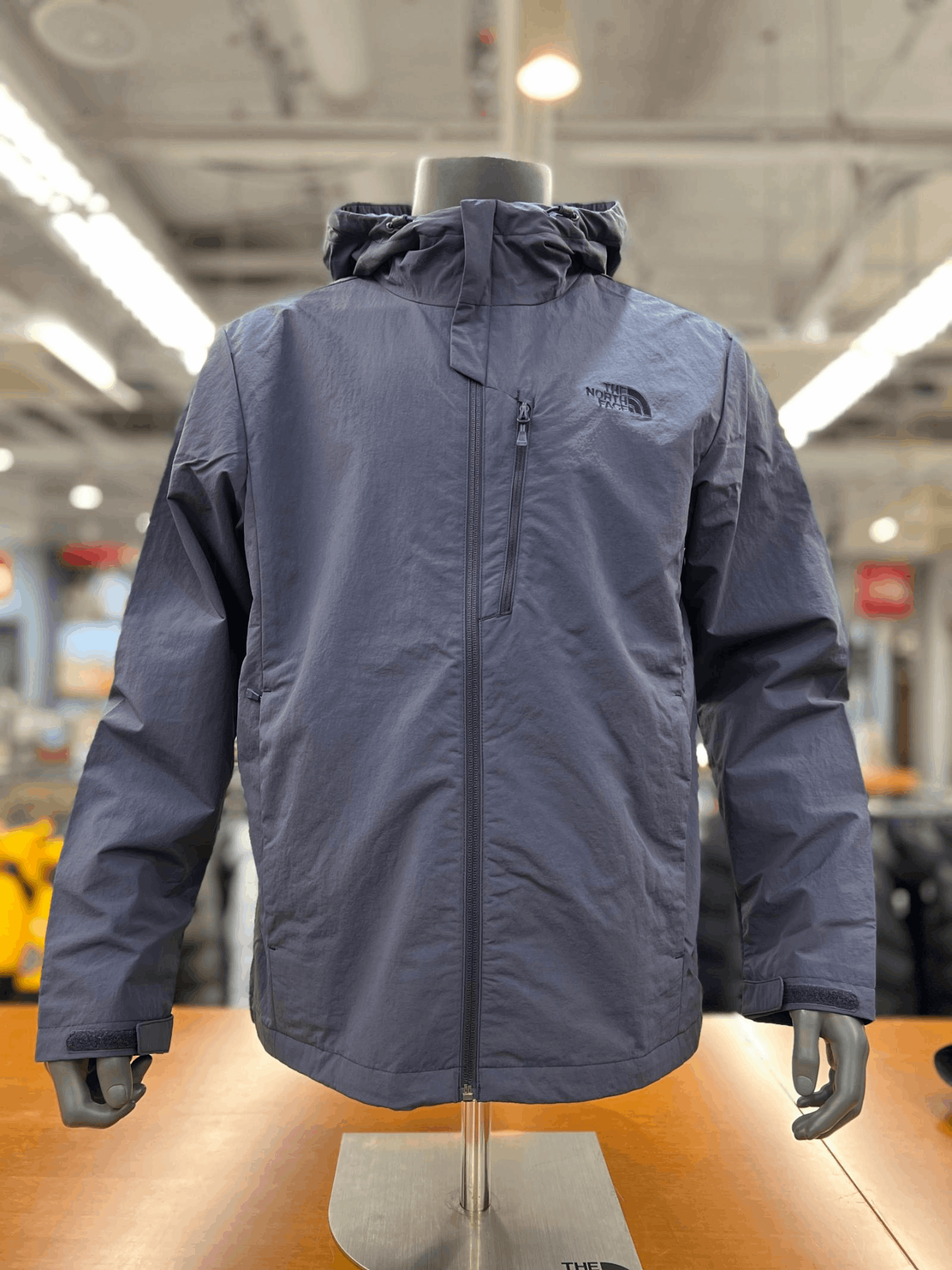 商品The North Face|【Brilliant|包邮包税】北面 运动户外 NJ3BN00 男士 防风 夹克 M'S WIND SHIELD JACKET,价格¥932,第8张图片详细描述