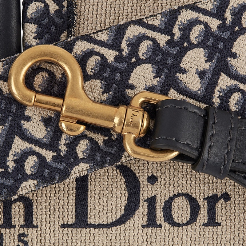 商品Dior|DIOR/迪奥 21年秋冬款 蓝色老花刺绣配小牛皮金属登山扣包带,价格¥7532,第4张图片详细描述