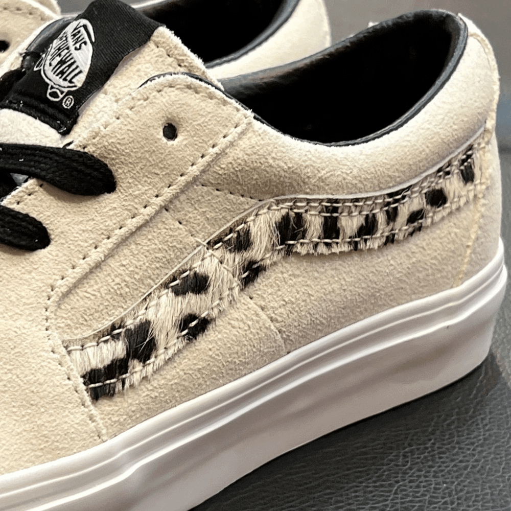 商品Vans|【韩国直邮|包邮包税】万斯[VANS] Sk8-Low # Soft Suede # 男女共用 运动鞋 # marshmallow/dalmatian (VN0A4UUKB7R),价格¥259,第6张图片详细描述