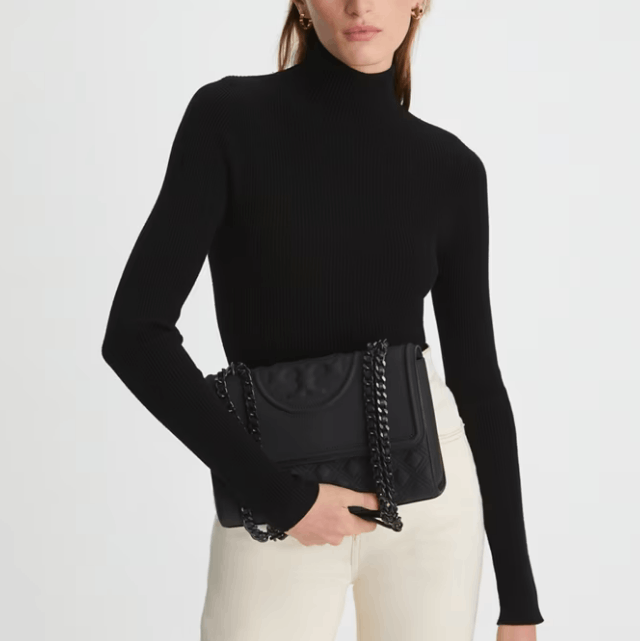 商品Tory Burch|汤丽柏琦 TB菱形绗缝浮雕印花编织链条翻盖单肩斜挎包女款黑色（香港仓发货）,价格¥3580,第8张图片详细描述
