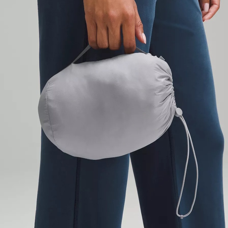 商品Lululemon|LULULEMON/露露乐蒙 女浅灰色尼龙防水可拆风帽折叠短羽绒服,价格¥1590,第4张图片详细描述