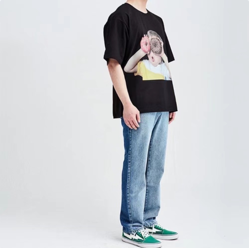 商品Acme de la vie|【享贝家】acme de la vie 甜甜圈男孩图案短袖T恤 男女同款 黑色 ADLV-21SS-SSBKBF-DN1,价格¥237,第8张图片详细描述