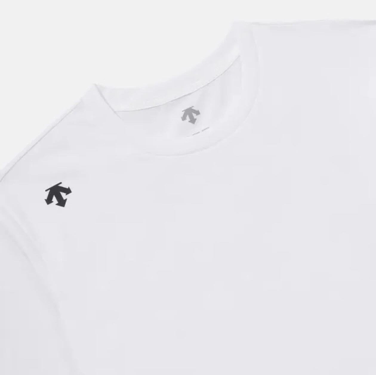 商品DESCENTE|【享贝家】（国内现货-QD）迪桑特 迪桑特 运动休闲圆领长袖T恤男女百搭户外SQ123UTL11,价格¥358,第6张图片详细描述