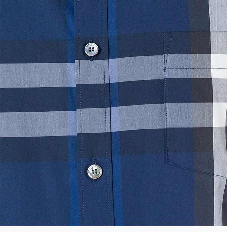 商品Burberry|Burberry 博柏利 男士深蓝色经典格纹款棉质短袖衬衫 4003936,价格¥1365,第11张图片详细描述