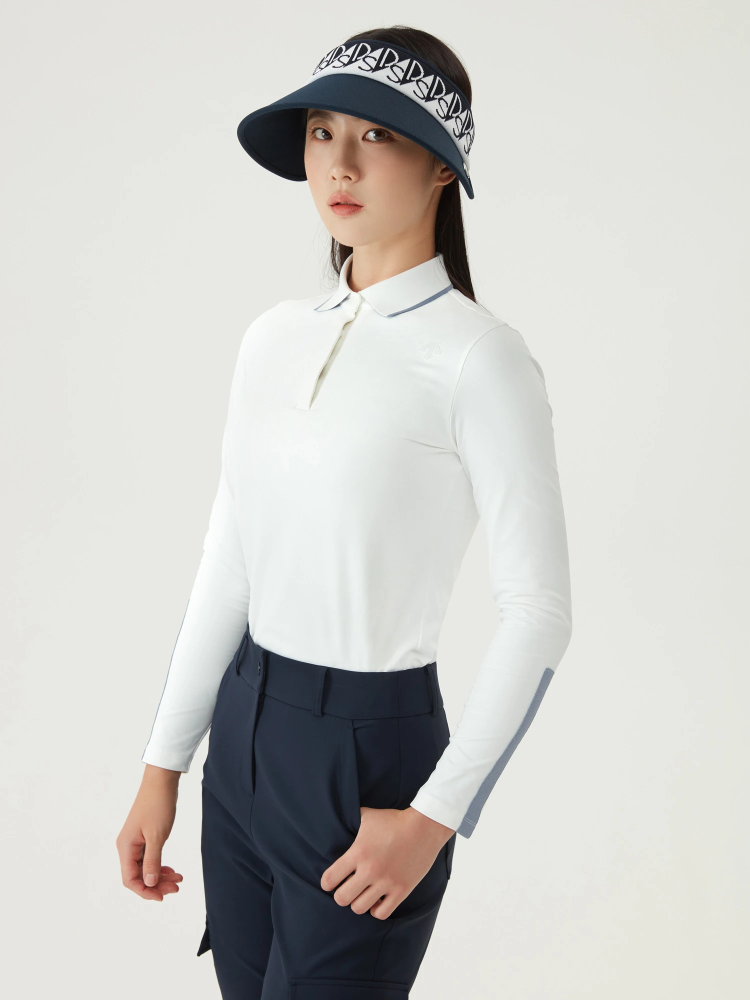 商品【预售商品15天发货】 DESCENTE|高球系列女性基础款翻领短袖T恤简约百搭 DO32WFTL91-BEGG,价格¥1025,第3张图片详细描述