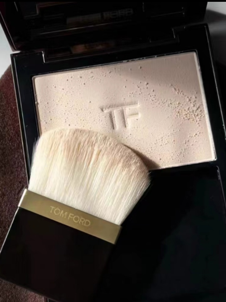 商品Tom Ford|TF冰皮蜜粉饼 定妆粉 粉饼散粉控油持久,价格¥617,第6张图片详细描述