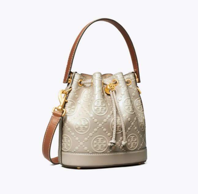 商品Tory Burch|汤丽柏琦T MONOGRAM 撞色压花水桶包（香港仓发货）,价格¥2938,第10张图片详细描述