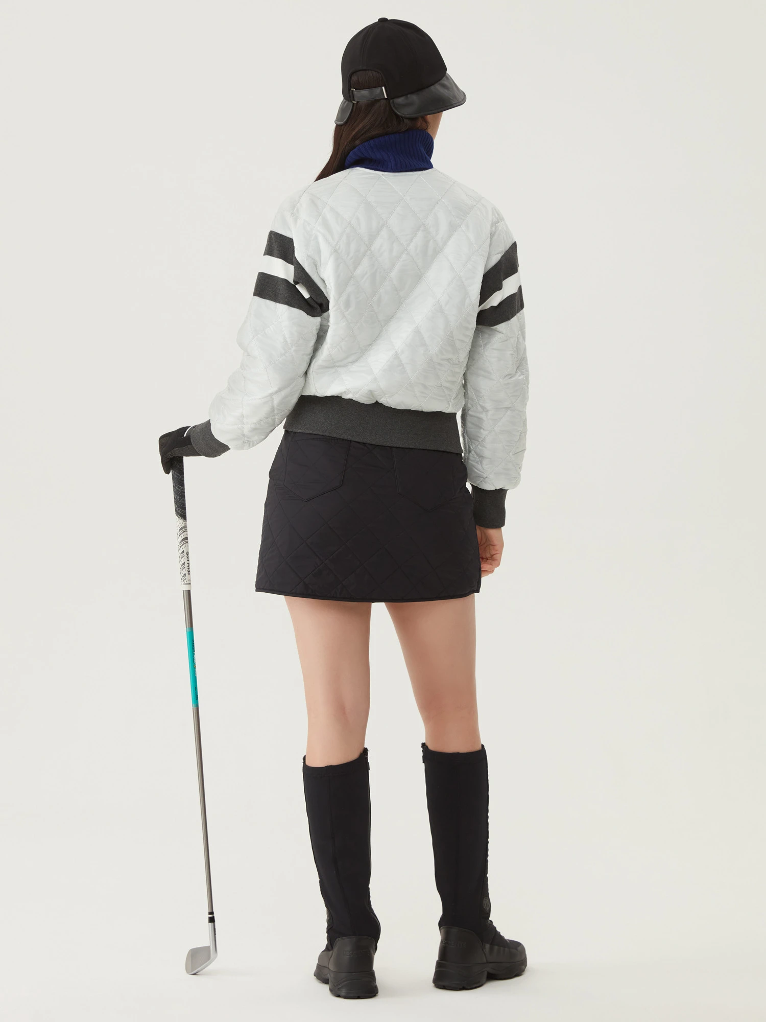 商品【预售商品15天发货】 DESCENTE|高尔夫系列女性V领菱形绗缝羽绒服时尚优雅 DO41WFDJO3-LGYG,价格¥1727,第10张图片详细描述