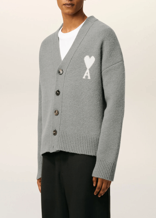 商品AMI|【秋冬新品】AMI 男女同款ADC羊驼毛混纺云朵开衫 爱心V领（香港仓发货）,价格¥3681,第5张图片详细描述