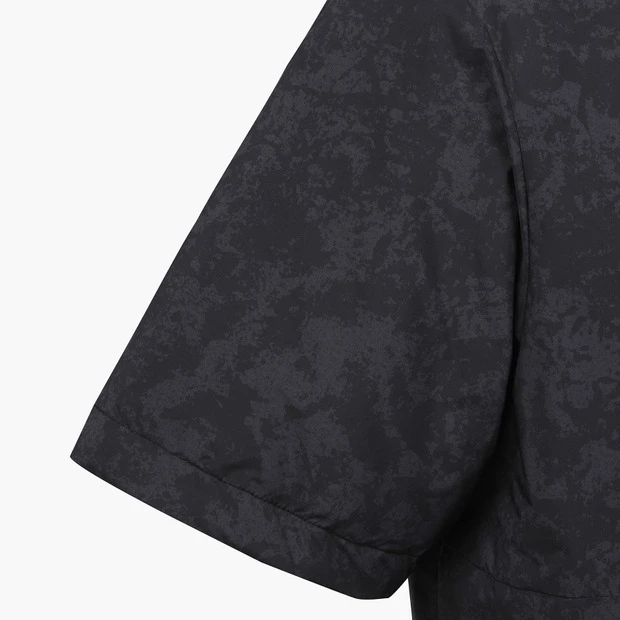 商品【预售商品15天发货】 DESCENTE|GOLF经典黑色图案短袖羽绒外套时尚 DP31MFDJ94-BLKG,价格¥2071,第17张图片详细描述