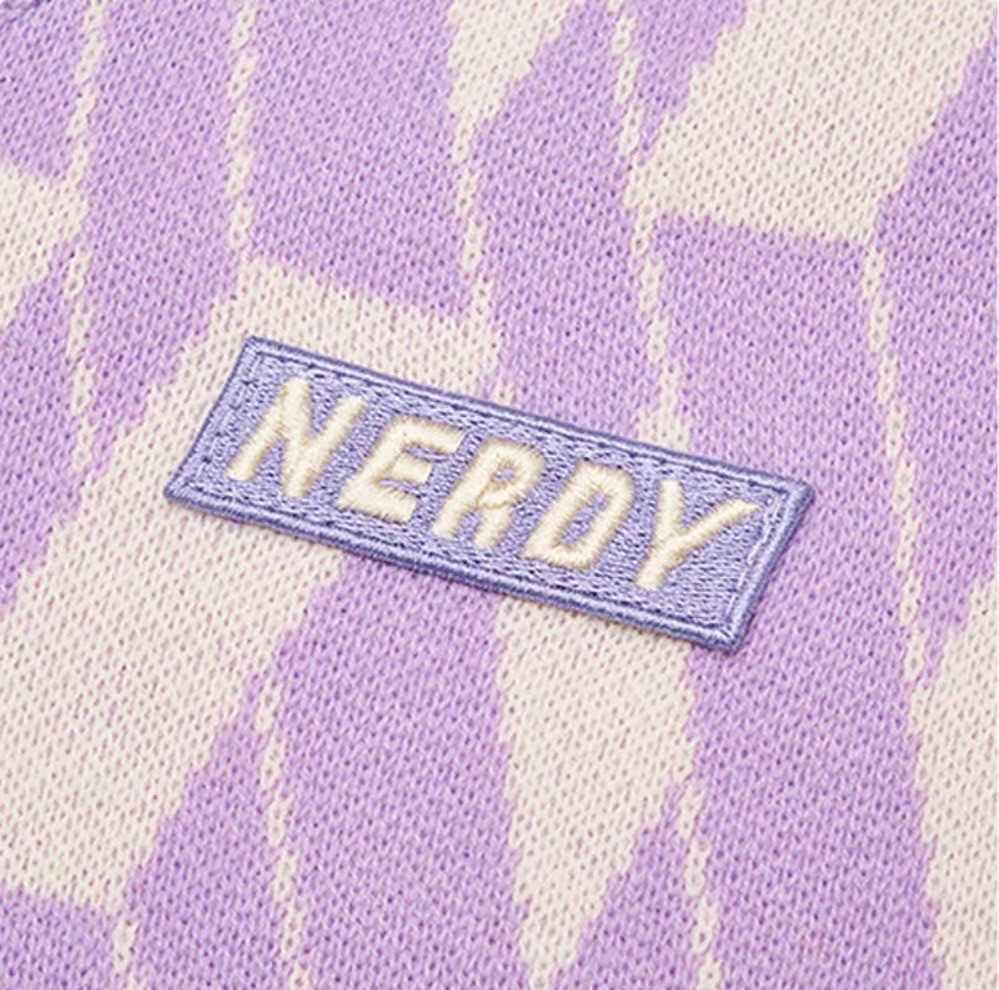 商品NERDY|【享贝家】NERDY 徽标图案针织马甲 男女同款 浅紫色（预售款，10天发货） PNES22KK0636 ,价格¥238,第6张图片详细描述
