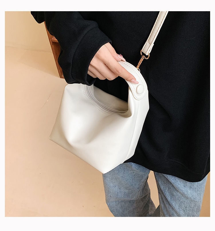 商品[国内直发] GLENVINTEN|格岚云顿小众手提包饭盒包极简风轻奢高级质感便当包22年新款,价格¥343,第17张图片详细描述