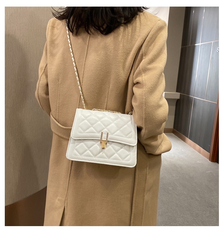 商品[国内直发] GLENVINTEN|格岚云顿菱格链条包冬季新款时尚复古小方包女式单肩斜跨包批发,价格¥130,第16张图片详细描述
