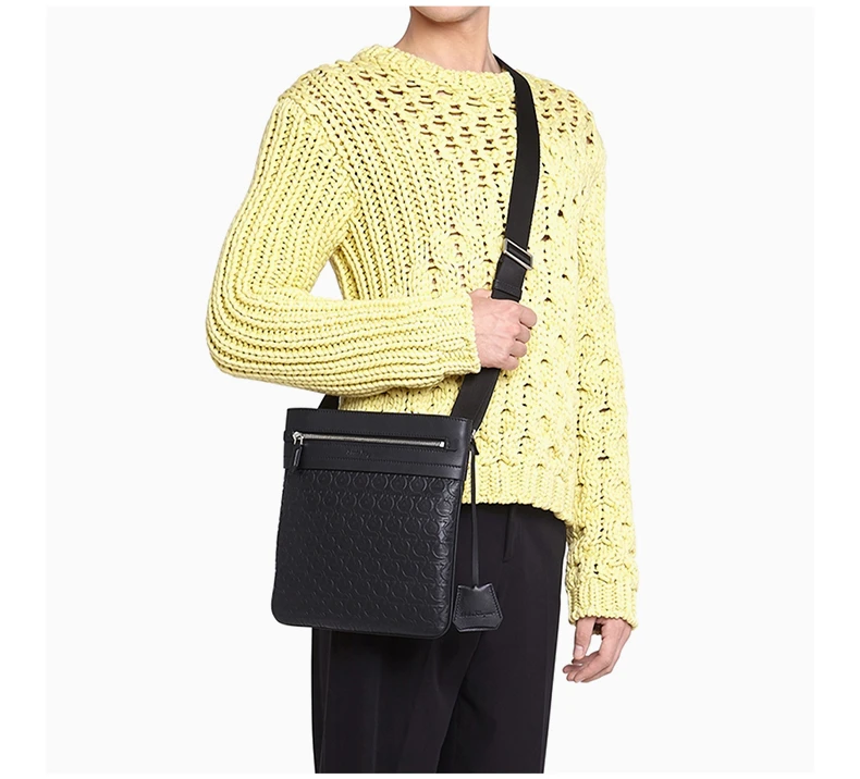 商品Salvatore Ferragamo|SALVATORE FERRAGAMO 菲拉格慕 男士黑色斜挎包 24-A426-723818,价格¥5238,第6张图片详细描述