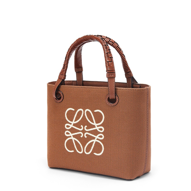 商品Loewe|LOEWE/罗意威 22年新款 女士棕褐色帆布小牛皮提花饰徽标刺绣藤条手提袋肩背手提托特包A717S74X01-2713,价格¥12801,第4张图片详细描述