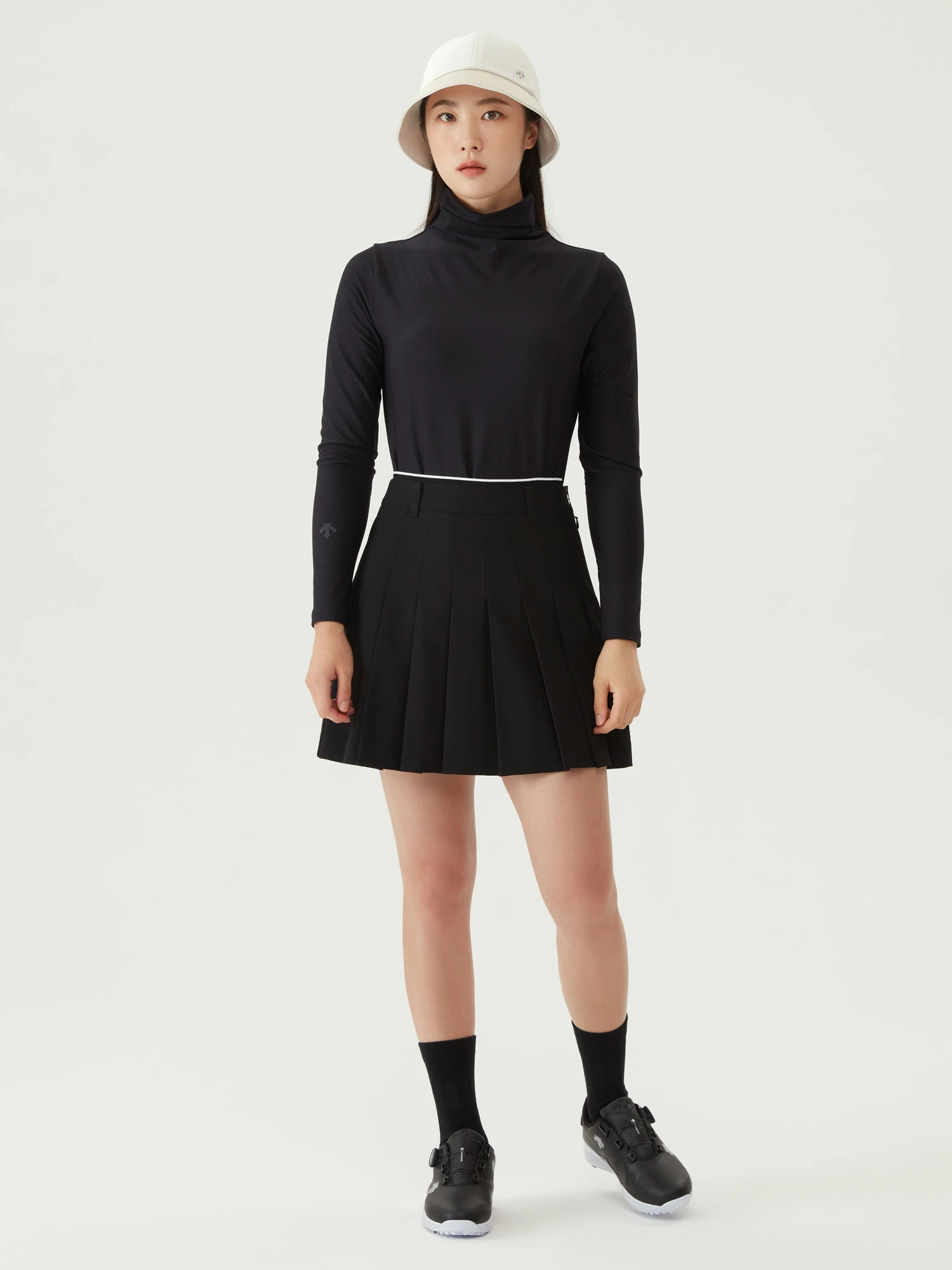 商品【预售商品15天发��货】 DESCENTE|高球系列女性高领罗纹材质长袖T恤 DO32WFTL96-BLKG,价格¥893,第7张图片详细描述