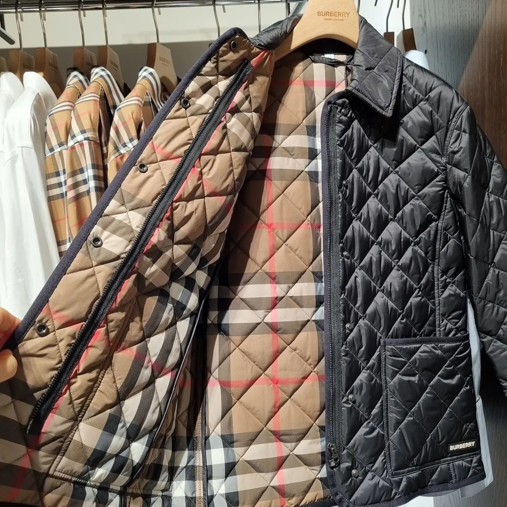 商品Burberry|BURBERRY/博柏利 女士黑色聚酰胺贴袋按扣开襟棉服80841941,价格¥2968,第11张图片详细描述