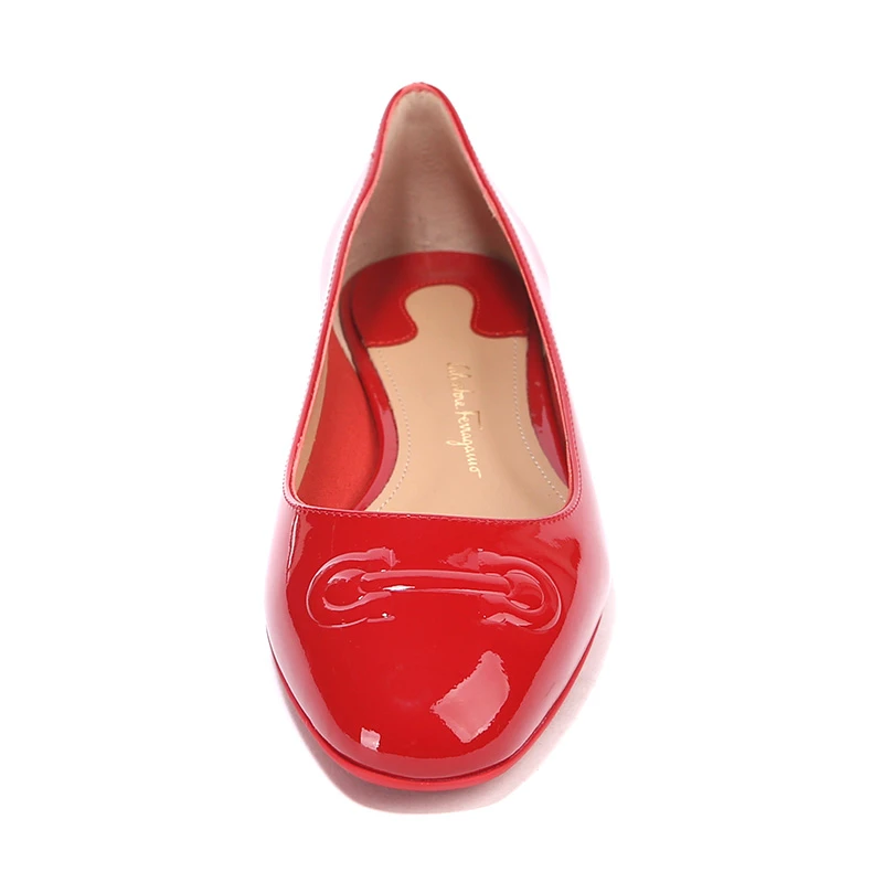 商品Salvatore Ferragamo|SALVATORE FERRAGAMO 女士红色漆皮休闲平底船鞋 0680095,价格¥2202,第10张图片详细描述