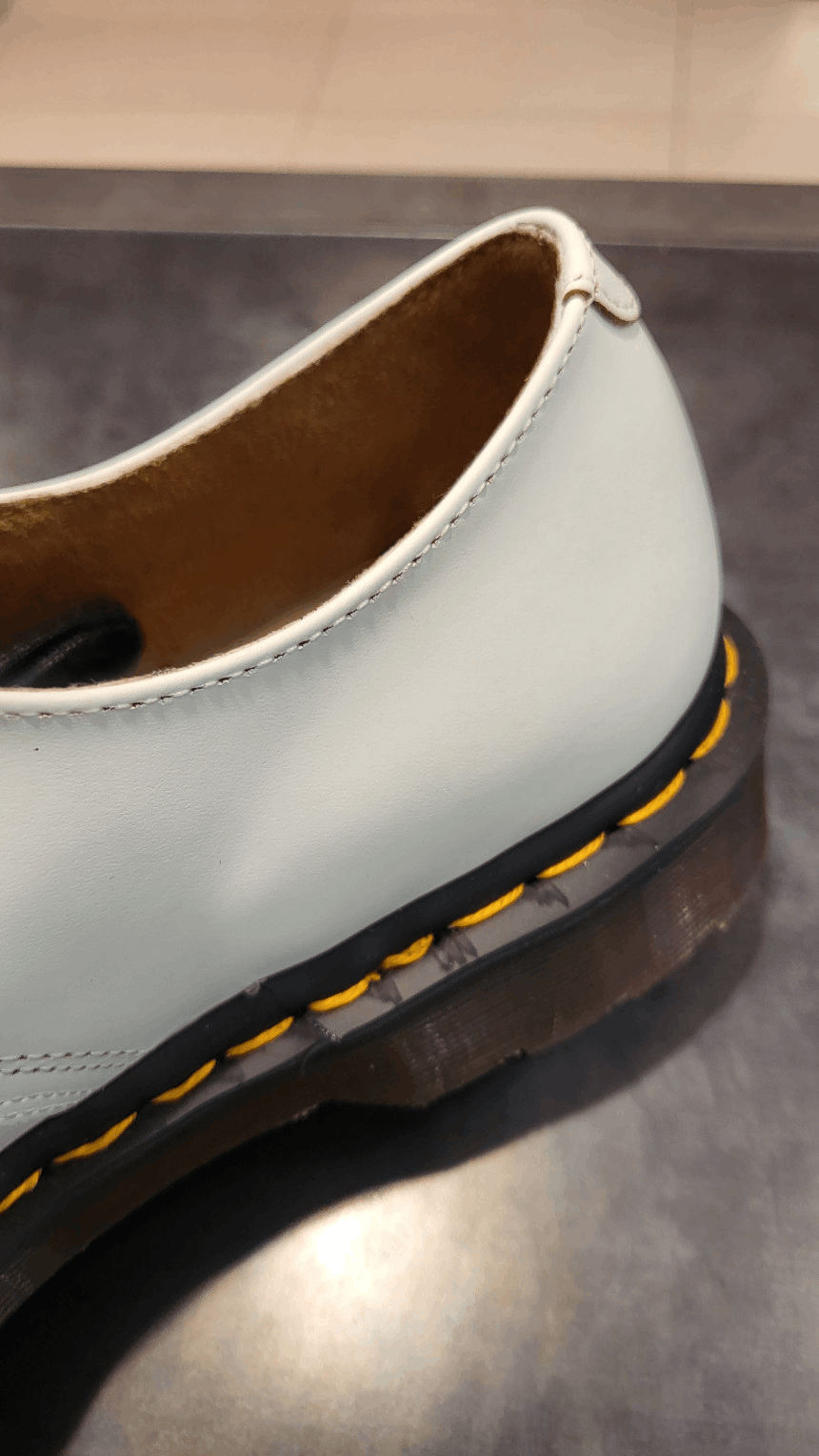 商品Dr. Martens|【Brilliant|包邮包税】马汀博士 马丁靴 2046 White Vintage Smooth 复古5孔 白色皮鞋 27718100,价格¥915,第9张图片详细描述