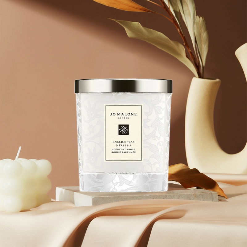 商品Jo Malone London|祖玛珑 英国梨与小苍兰香薰蜡烛200g 蕾丝花纹瓶 无外盒,价格¥404,第3张图片详细描述