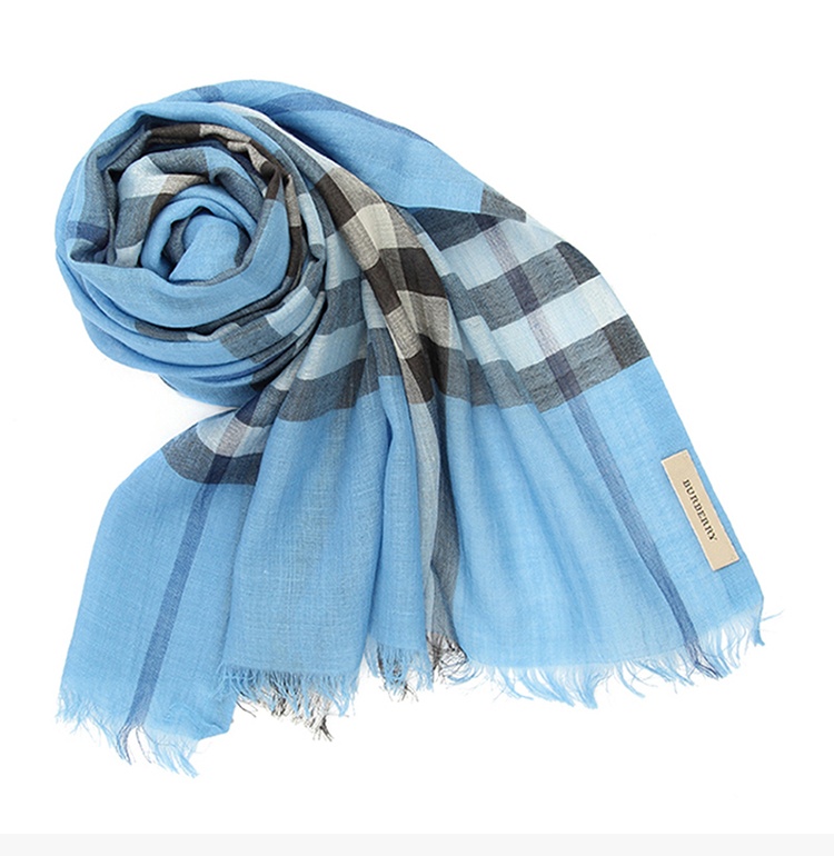 商品[国内直发] Burberry|Burberry 巴宝莉 女士蓝色经典格纹围巾 3921778-蓝色,价格¥2726,第5张图片详细描述