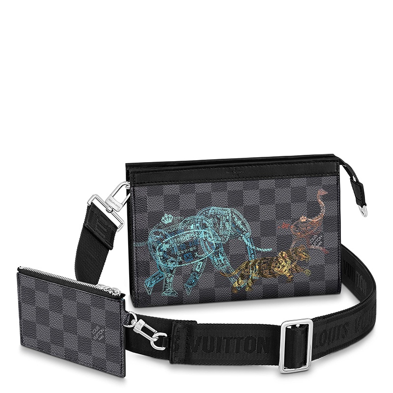 商品Louis Vuitton|预售10天 Louis Vuitton/路易威登 经典款GASTON WEARABLE WALLET系列 男士黑色棋盘格帆布饰彩色印章风格动物印花银扣配可拆卸小袋单肩斜挎包N64608,价格¥12956,第2张图片详细描述