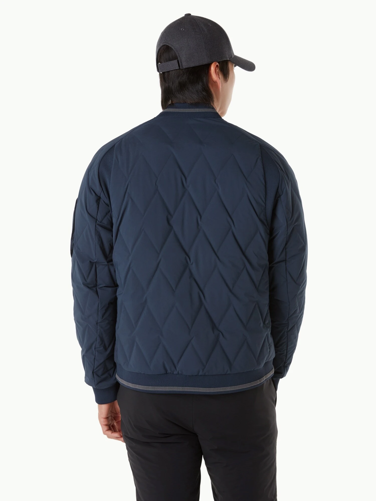 商品【预售商品15天发货】 DESCENTE|高尔夫系列男士运动风格羽绒服提供极佳保暖效果 DP42MFDJO2-DBLG,价格¥2496,第9张图片详细描述