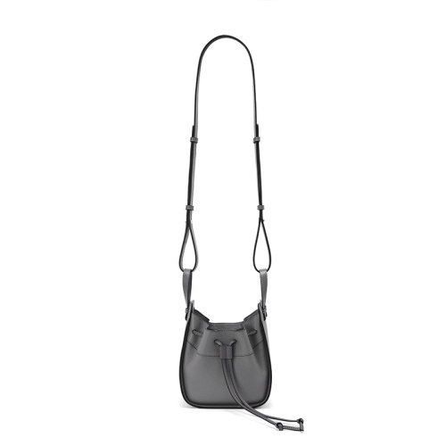 商品Loewe|【包税】 LOEWE/罗意威 Hammock系列 女士迷你款沥青灰色柔软粒面牛皮革单肩斜挎手提吊床包A538V07X15-1640,价格¥13647,第6张图片详细描述