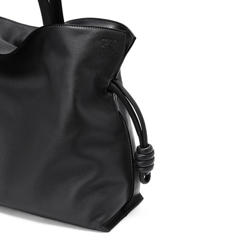 商品Loewe|【包税】 LOEWE/罗意威 Flamenco系列 女士大号复古黑色纳帕牛皮革拉绳收紧单肩手提包A411FL1X01-1100,价格¥19286,第4张图片详细描述