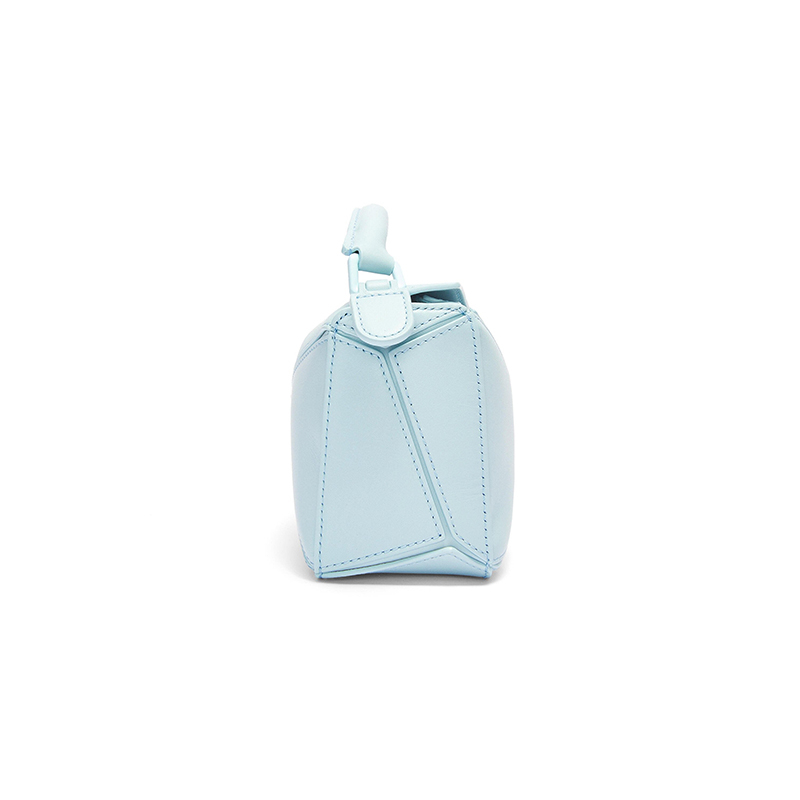 商品Loewe|LOEWE/罗意威 22年新款 Puzzle系列 女士mini海蓝宝石色缎面小牛皮单肩斜挎手提拼图包A510U95X58-9514,价格¥16491,第4张图片详细描述