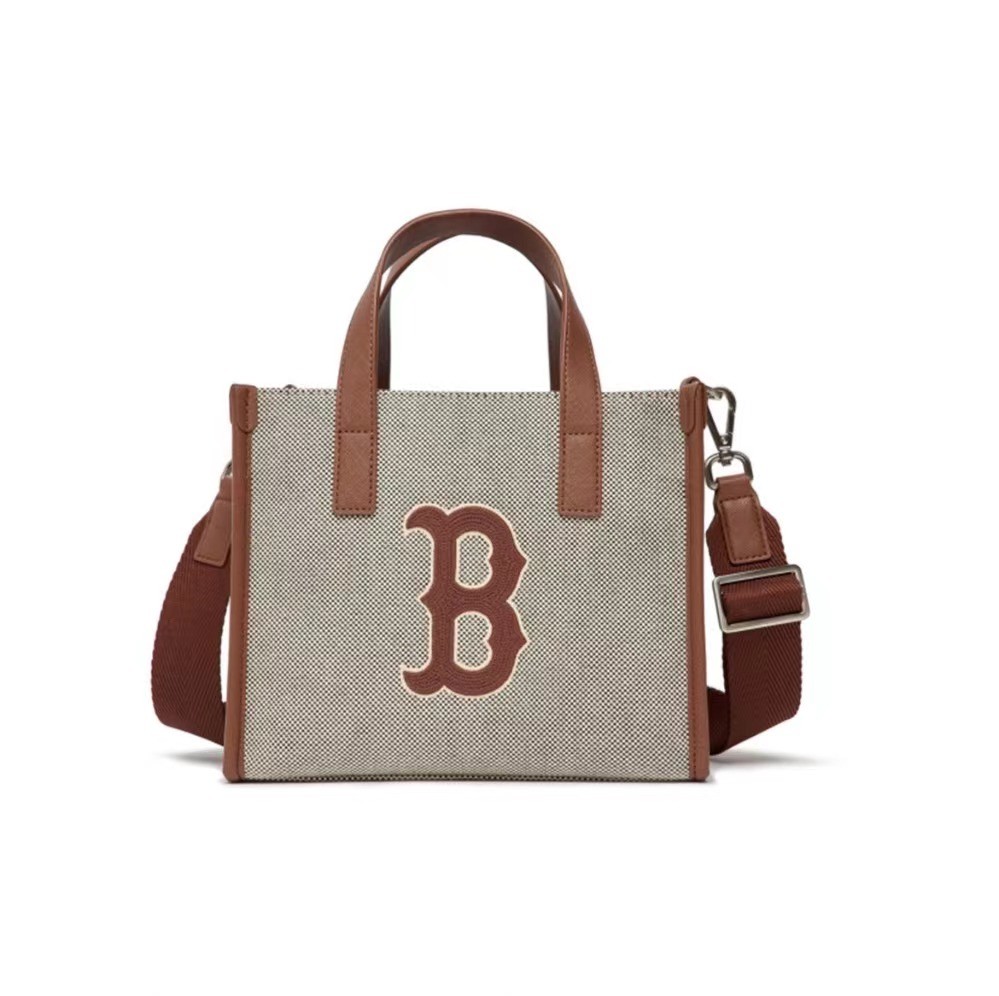 商品MLB|【享贝家】MLB 字母Logo波士顿红袜队大容量托特包单肩包 棕色 3AORS062N-43BRD,价格¥400,第3张图片详细描述